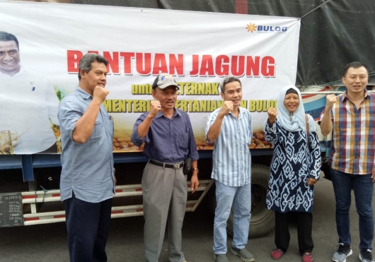 Kementan dan Bulog Distribusikan Jagung Bantu Peternak Ayam di Jateng